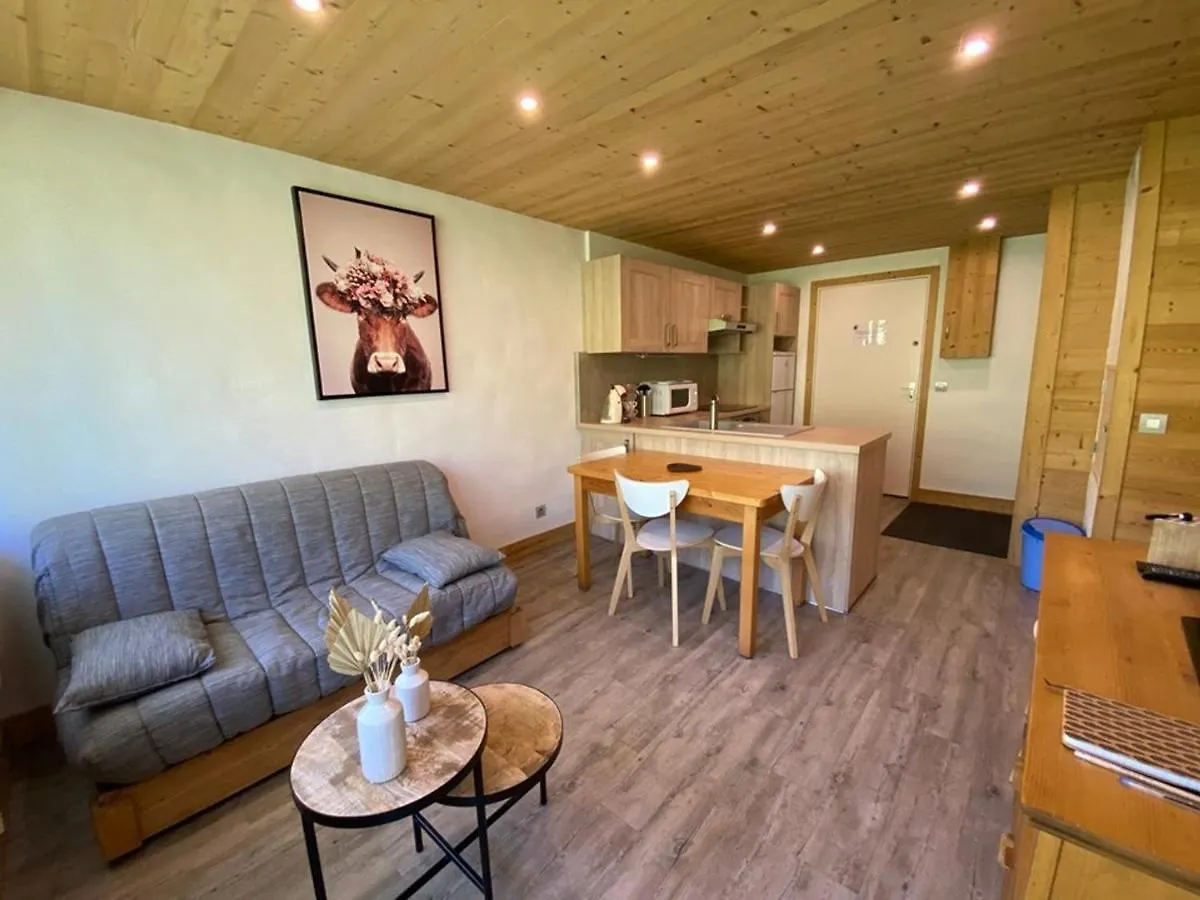 Charmant Appart 4 Pers. Avec Chambre Indep., Terrasse, Wi-Fi, Parking, Skis, Proche Crest-Voland - Fr-1-733-110 0*,  צרפת
